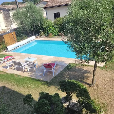 Duplex Girondin Avec Piscine Izon