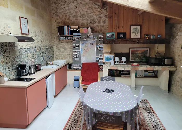 Duplex Girondin Avec Piscine Nyaraló