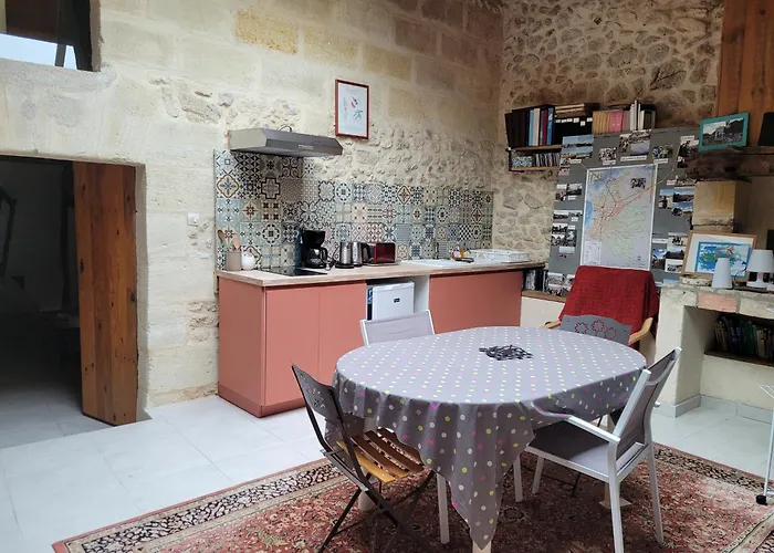 Duplex Girondin Avec Piscine Nyaraló Izon