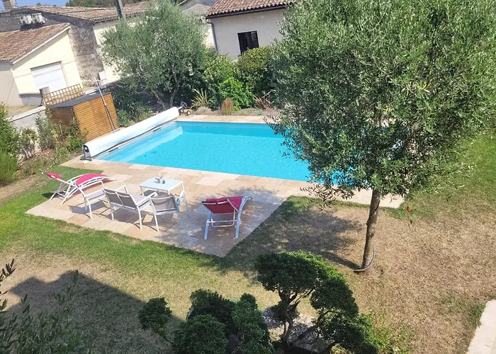 Duplex Girondin Avec Piscine Izon